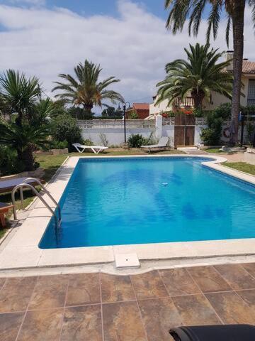 Mediterranee Room Villa Blanca קמברילס מראה חיצוני תמונה