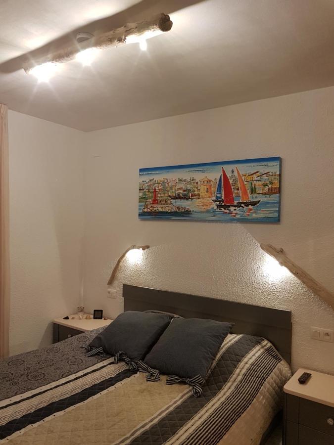 Mediterranee Room Villa Blanca קמברילס מראה חיצוני תמונה